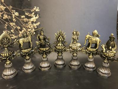 Thất bảo luân vương