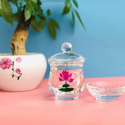 CHÉN CÚNG NƯỚC CÓ NẮP