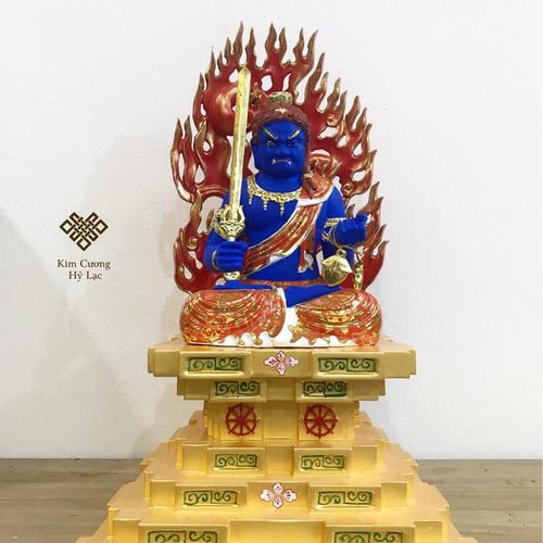TÔN TƯỢNG NGÀI BẤT ĐỘNG MINH VƯƠNG GỖ XÁ XỊ VẼ LỤA THẾP VÀNG 24K - 40cm