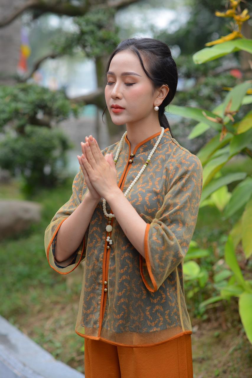 Y Phục Nữ 2