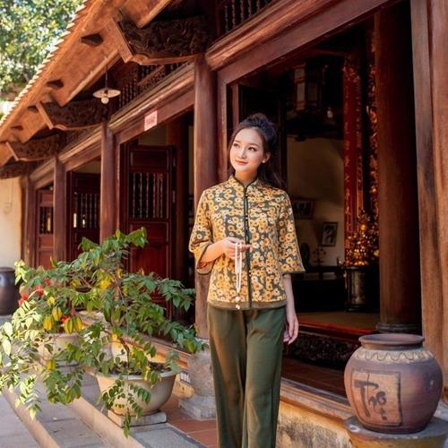 Y Phục Nữ 2