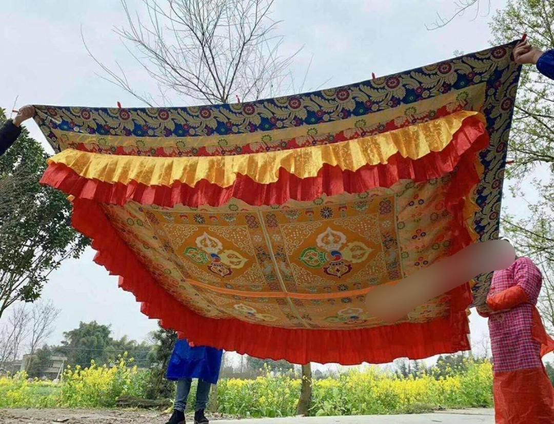 LỌNG VUÔNG BIỂU TƯỢNG CHÀY KIM CƯƠNG ĐÔI VẢI GẤM - 2m x 2m