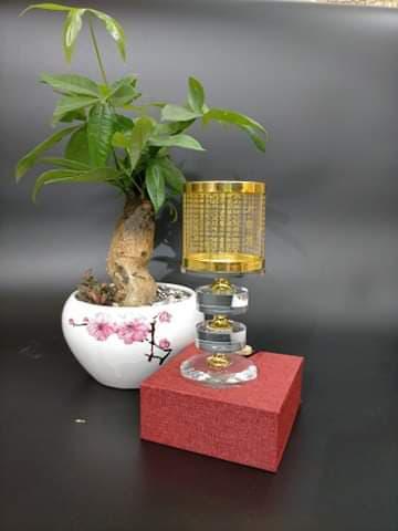 CHÂN ĐÈN KHẮC CHÚ THỦY TINH