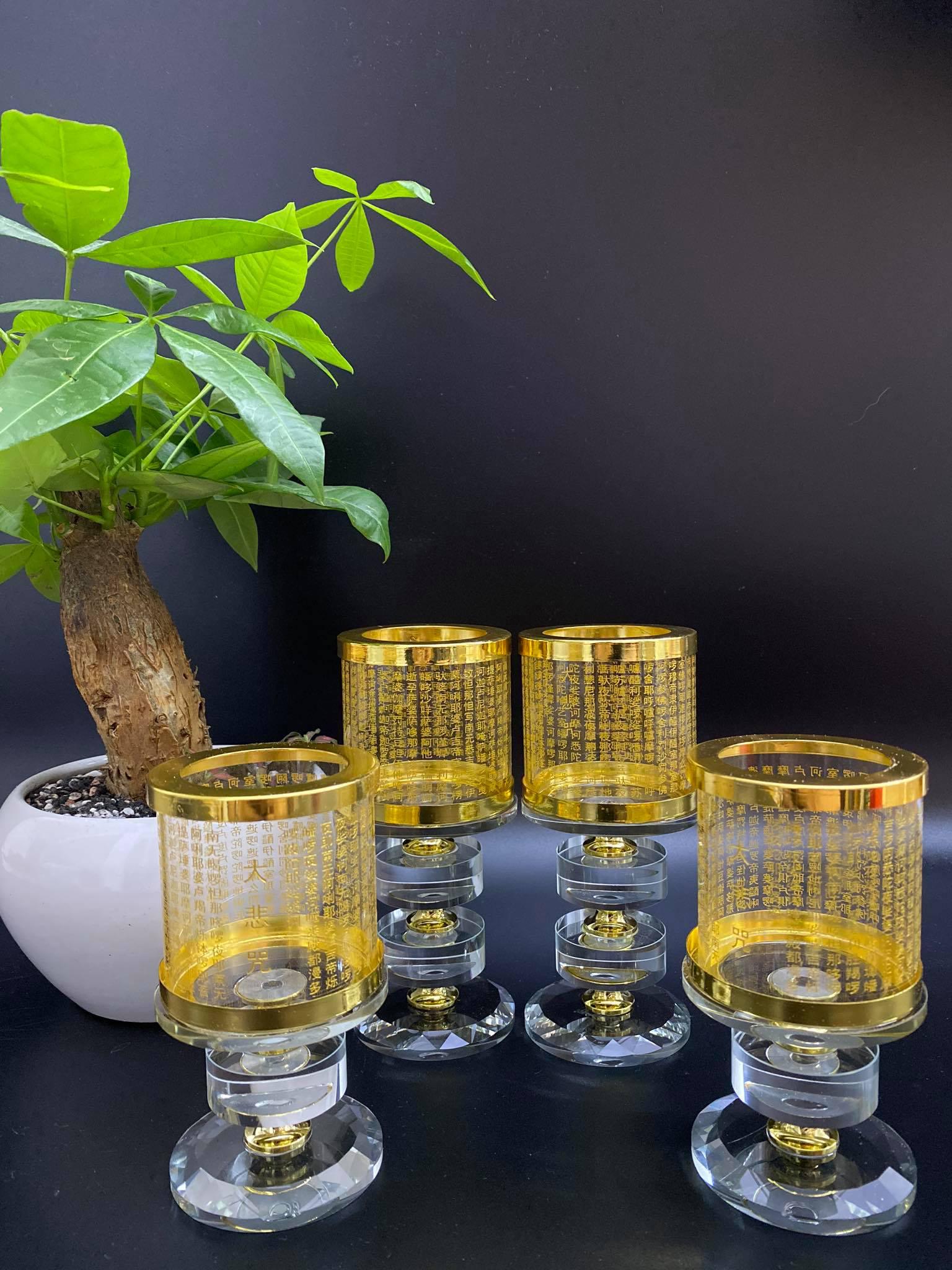 CHÂN ĐÈN KHẮC CHÚ THỦY TINH