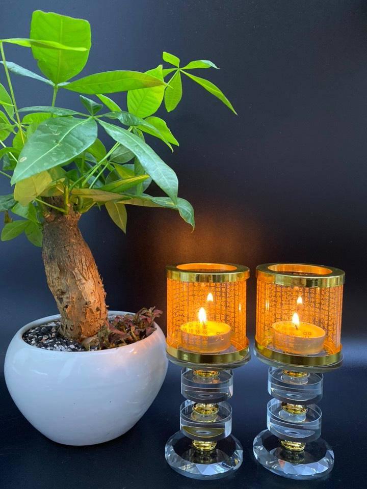CHÂN ĐÈN KHẮC CHÚ THỦY TINH