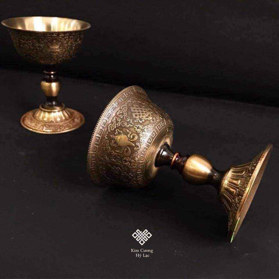 CHÂN ĐÈN ĐỒNG 8 CÁT TƯỜNG