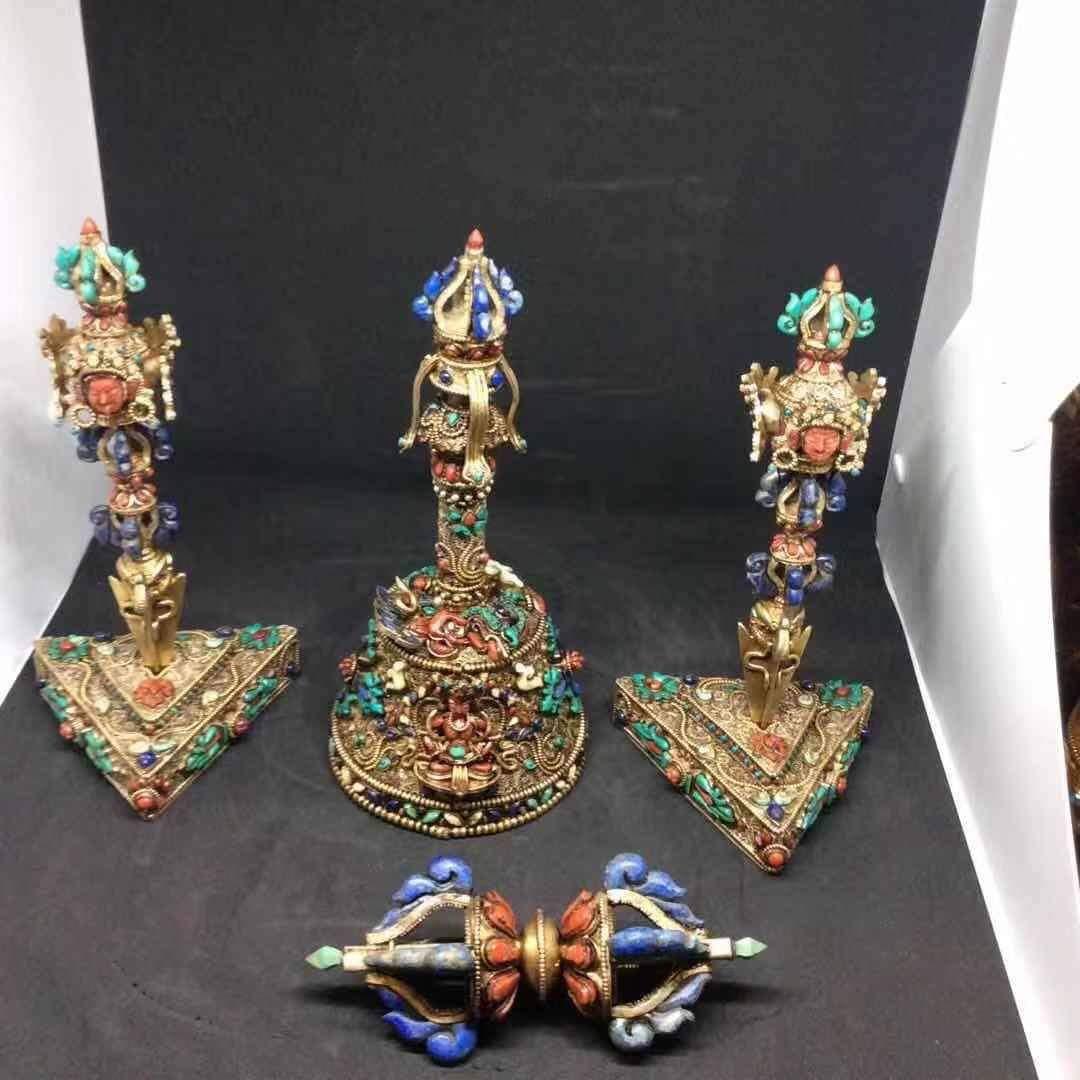CHUÔNG CHÙY CẨN ĐÁ