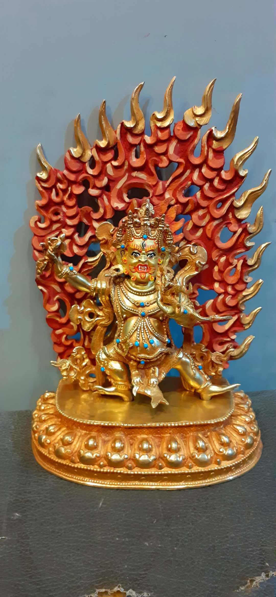 TÔN TƯỢNG ĐỨC KIM CƯƠNG THỦ -ĐỒNG MẠ VÀNG 24CM