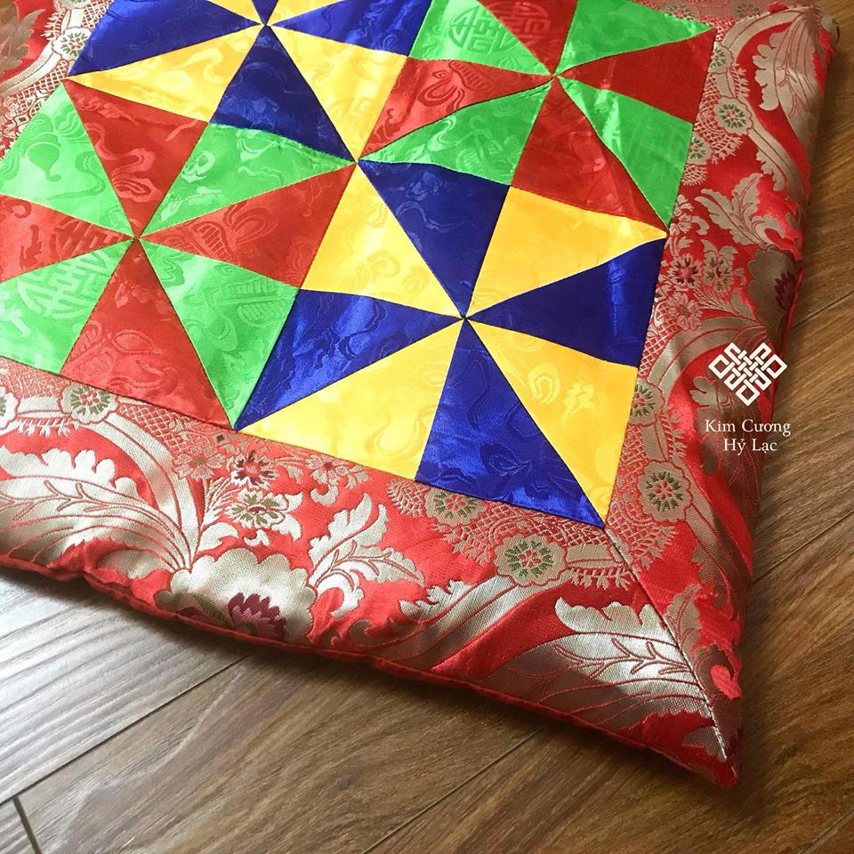 ĐỆM THIỀN NGŨ SẮC VẢI GẤM 60 x 60 CM