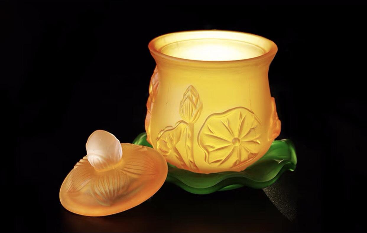 CHÉN CÚNG DƯỜNG NƯỚC HOA SEN CÓ NẮP