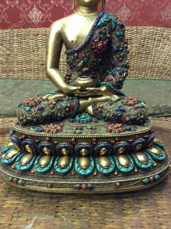 TÔN TƯỢNG ĐỨC A DI ĐÀ ĐỒNG MẠ VÀNG CẨN ĐÁ QUÝ CAO CẤP - NEPAL - 44CM