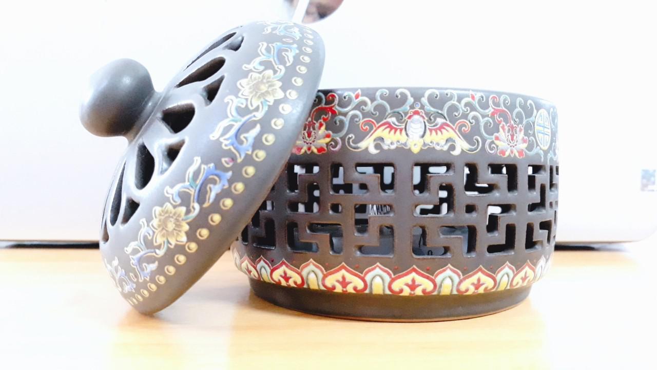 LƯ XÔNG TRẦM CÓ ĐÈN