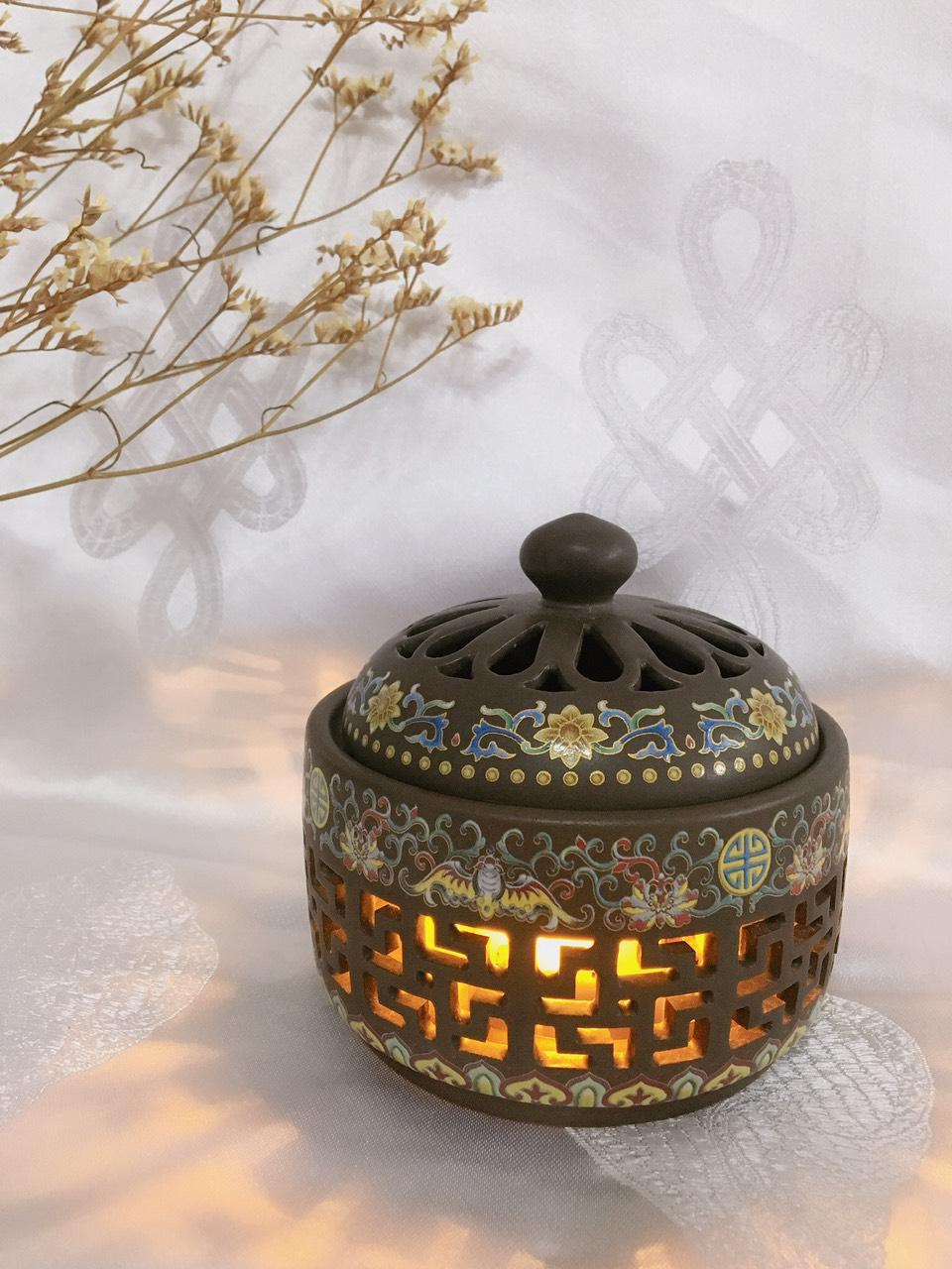 LƯ XÔNG TRẦM CÓ ĐÈN