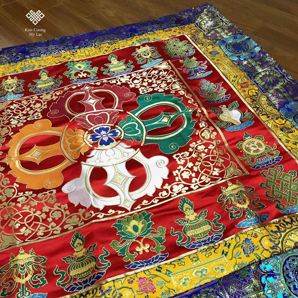 KHĂN TRẢI BÀN THỜ CHÀY KIM CƯƠNG ĐÔI VẢI GẤM LOẠI 1 - 1m x 1m