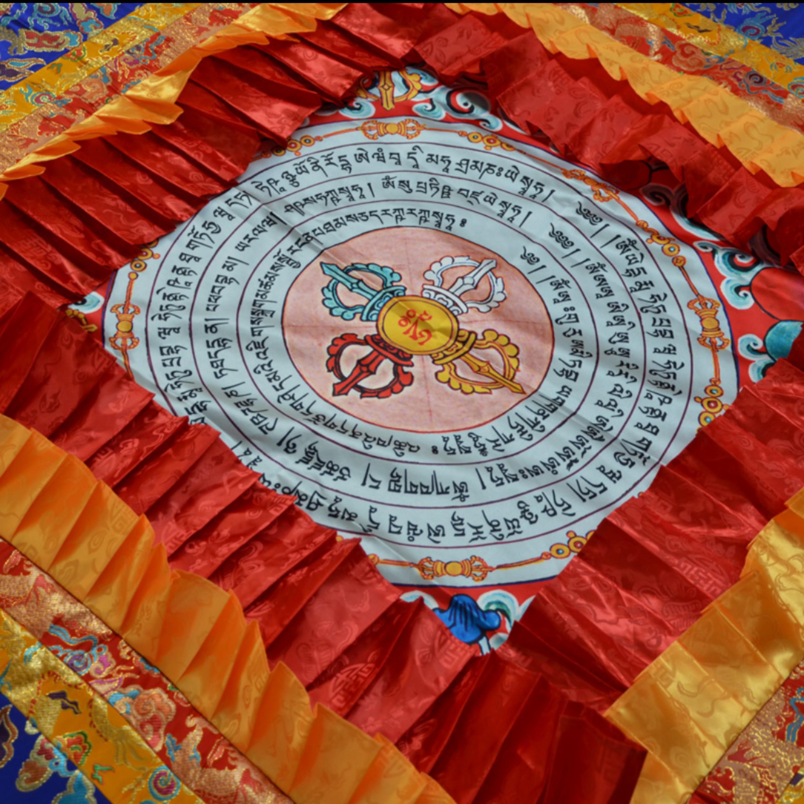 LỌNG TRẦN VUÔNG TÂM CHÚ 1,5M X 1,5M