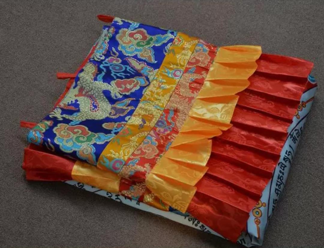 LỌNG TRẦN VUÔNG TÂM CHÚ 1,5M X 1,5M
