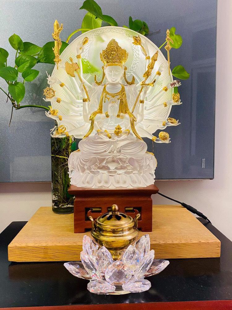 TÔN TƯỢNG ĐỨC CHUẨN ĐỀ PHẬT MẪU LƯU LY THẾP VÀNG 24K 32CM