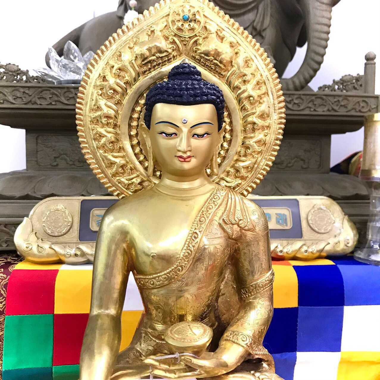 TÔN TƯỢNG THÍCH CA MÂU NI DO DÒNG HỌ SHAKYA CHẾ TÁC - 36CM
