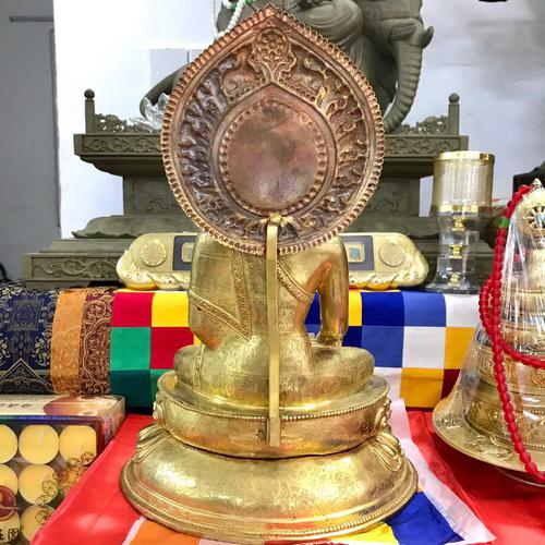 TÔN TƯỢNG THÍCH CA MÂU NI DO DÒNG HỌ SHAKYA CHẾ TÁC - 36CM