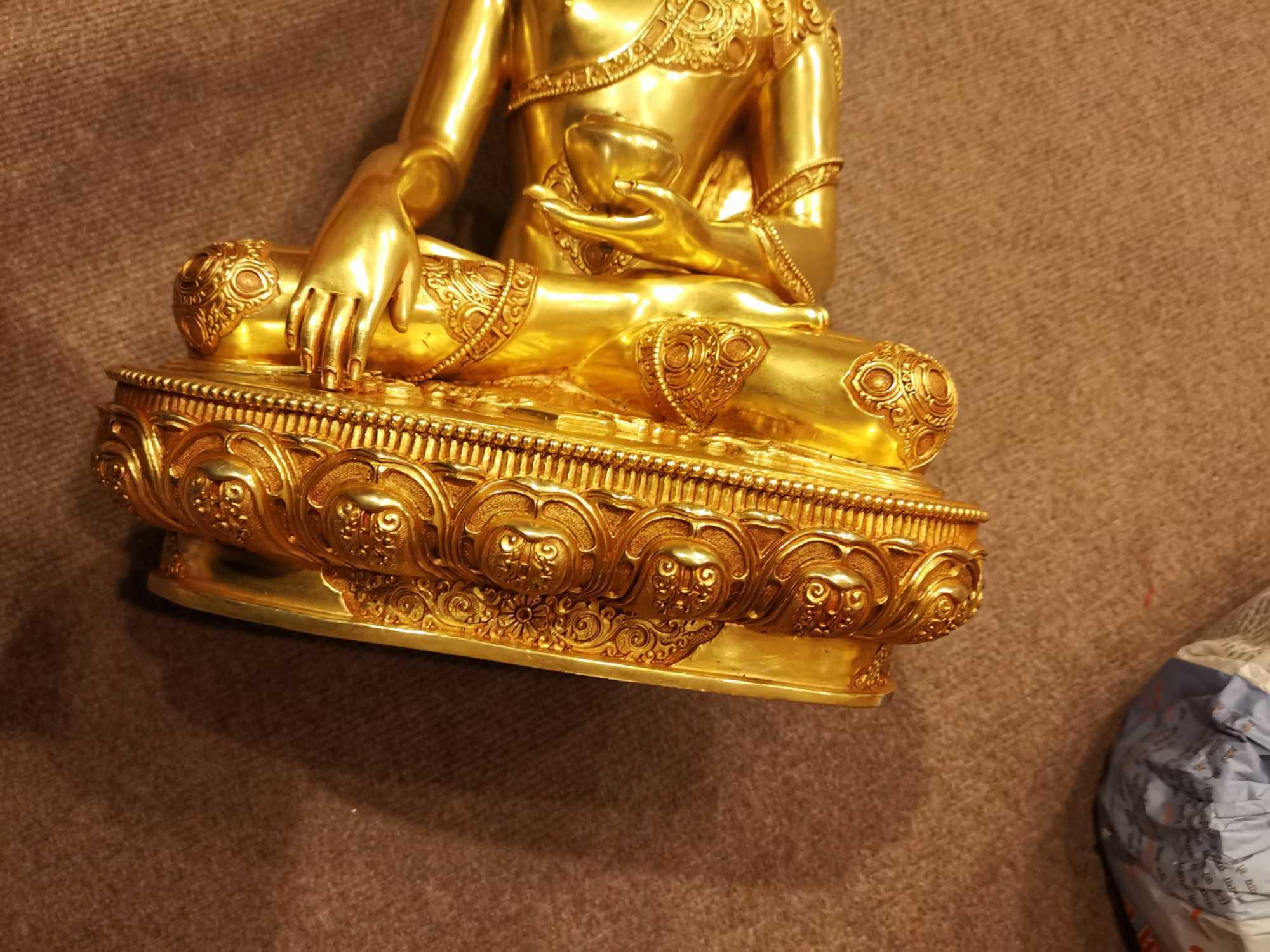 TÔN TƯỢNG THÍCH CA MÂU NI MẠ VÀNG CAO CẤP NEPAL 45CM