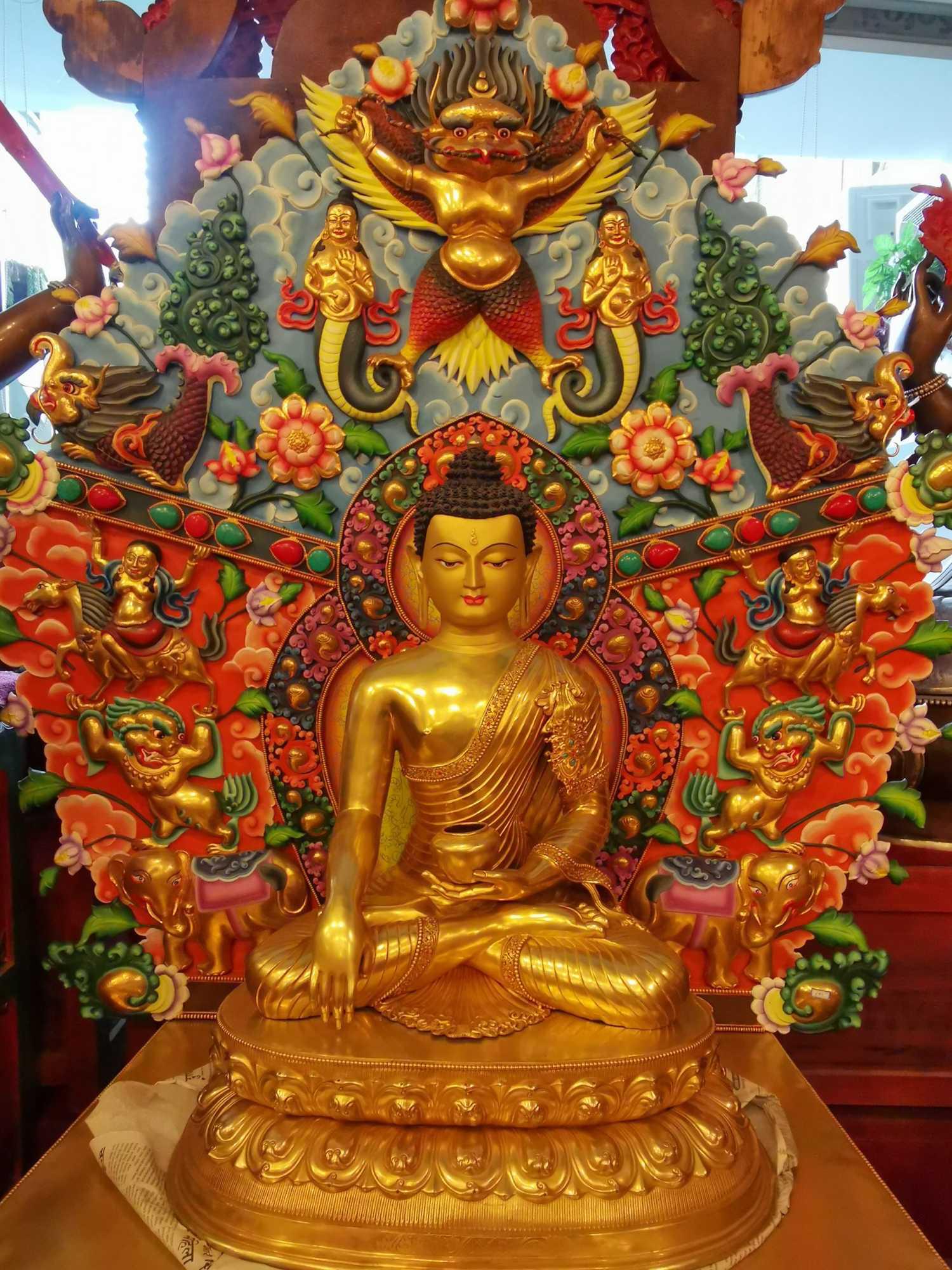 TÔN TƯỢNG THÍCH CA MÂU NI VÀ NGAI NEPAL CAO CẤP 160CM