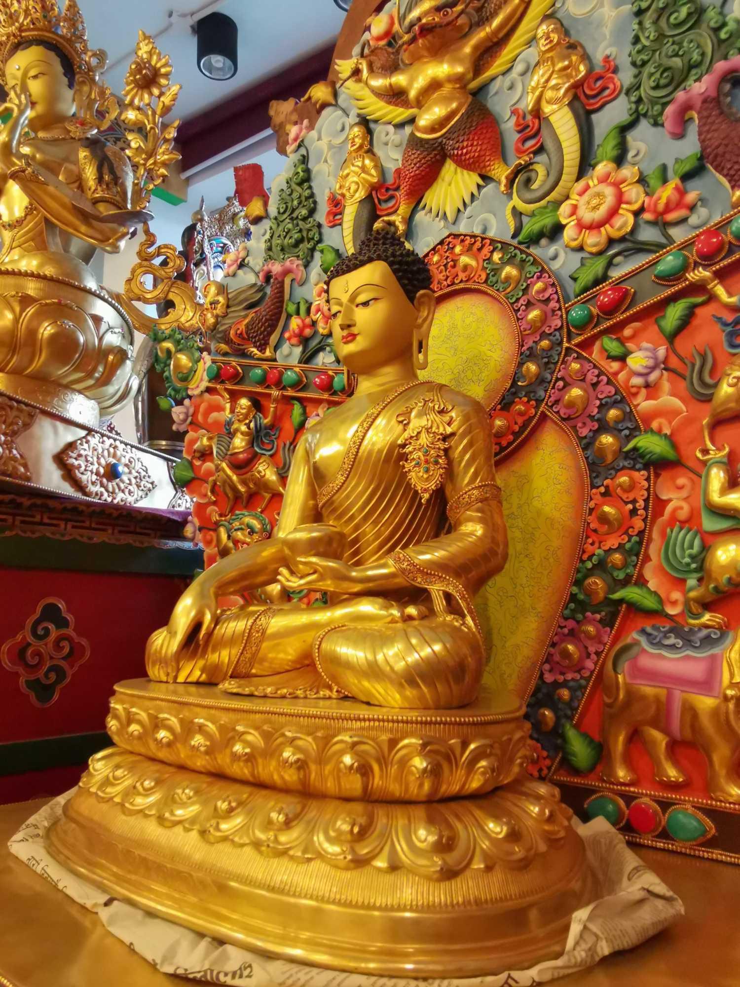 TÔN TƯỢNG THÍCH CA MÂU NI VÀ NGAI NEPAL CAO CẤP 160CM