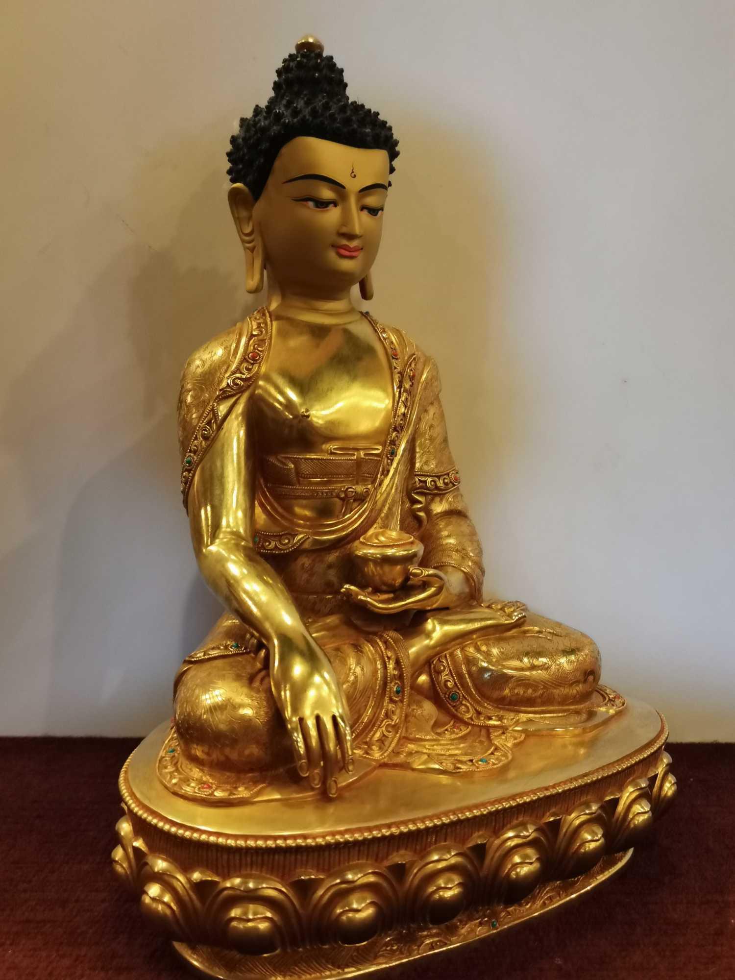 TÔN TƯỢNG THÍCH CA MÂU NI NEPAL MẠ VÀNG CAO CẤP 33CM
