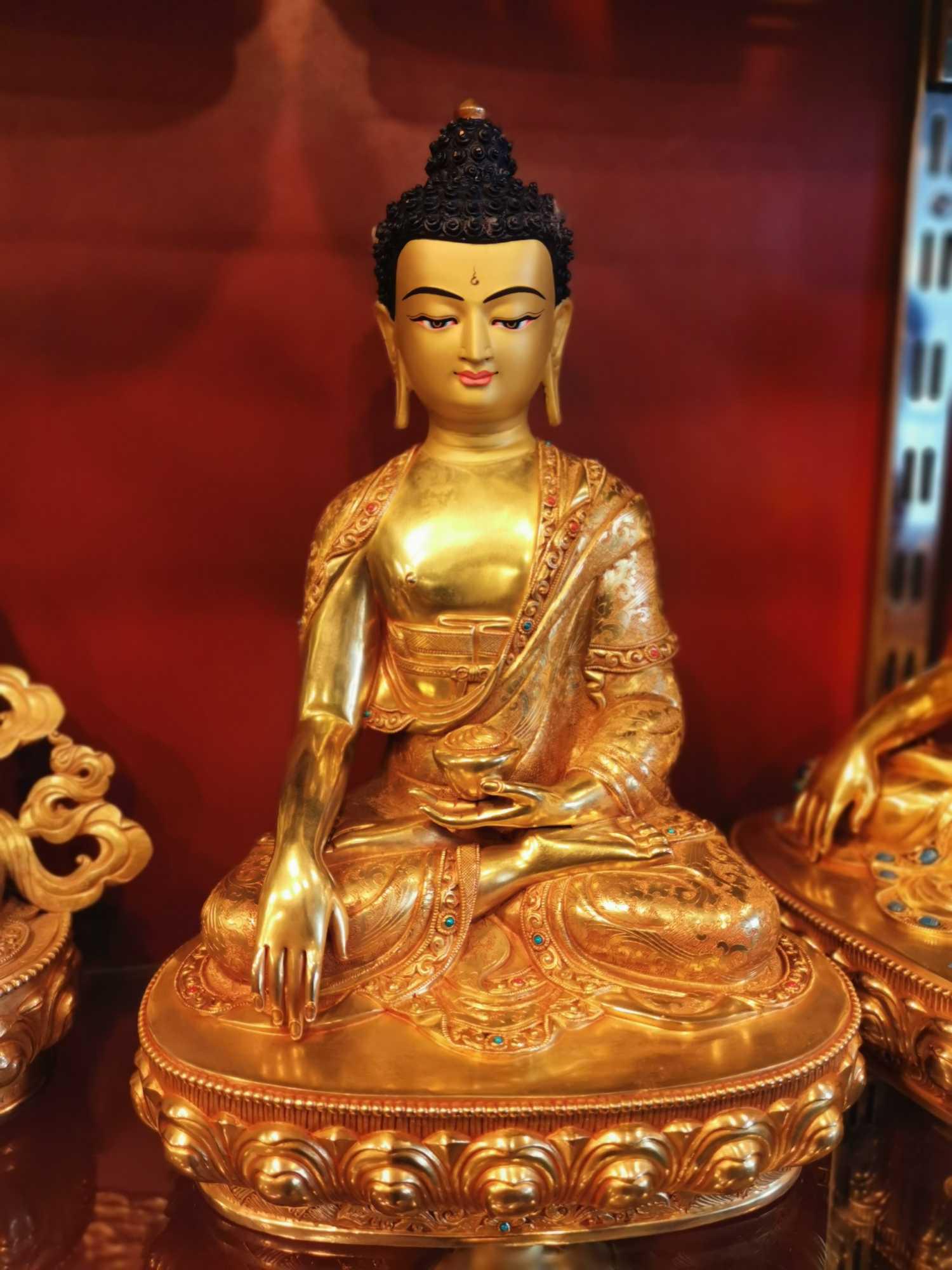 TÔN TƯỢNG THÍCH CA MÂU NI NEPAL MẠ VÀNG CAO CẤP 33CM