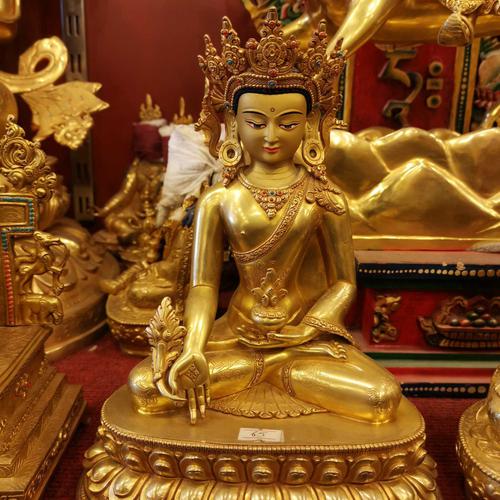 TÔN TƯỢNG ĐỨC PHẬT DƯỢC SƯ MẠ VÀNG CAO CẤP NEPAL 26CM
