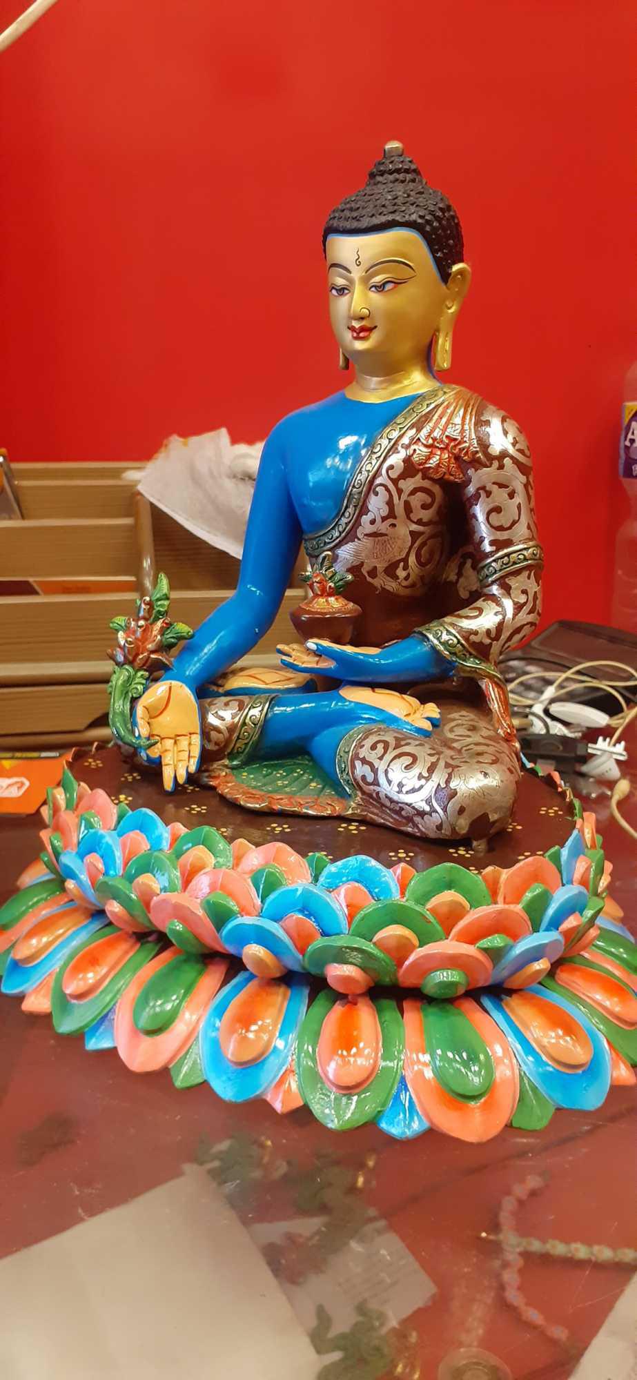 TÔN TƯỢNG ĐỨC PHẬT DƯỢC SƯ VẼ MÀU NEPAL 29CM