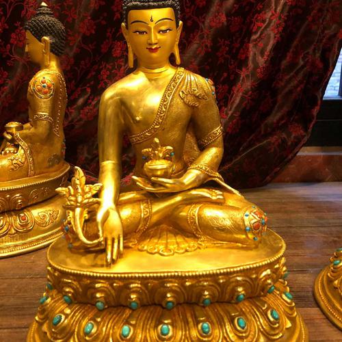 TÔN TƯỢNG ĐỨC PHẬT DƯỢC SƯ MẠ VÀNG CAO CẤP NEPAL 30CM