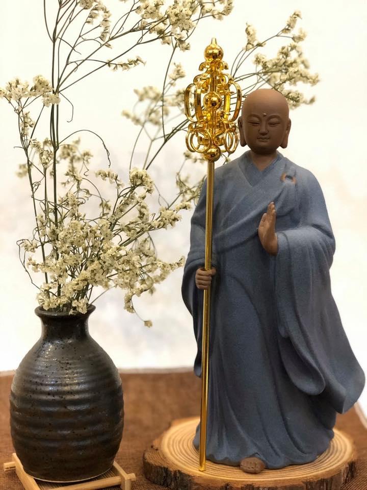 TÔN TƯỢNG ĐỊA TẠNG GỐM 33CM