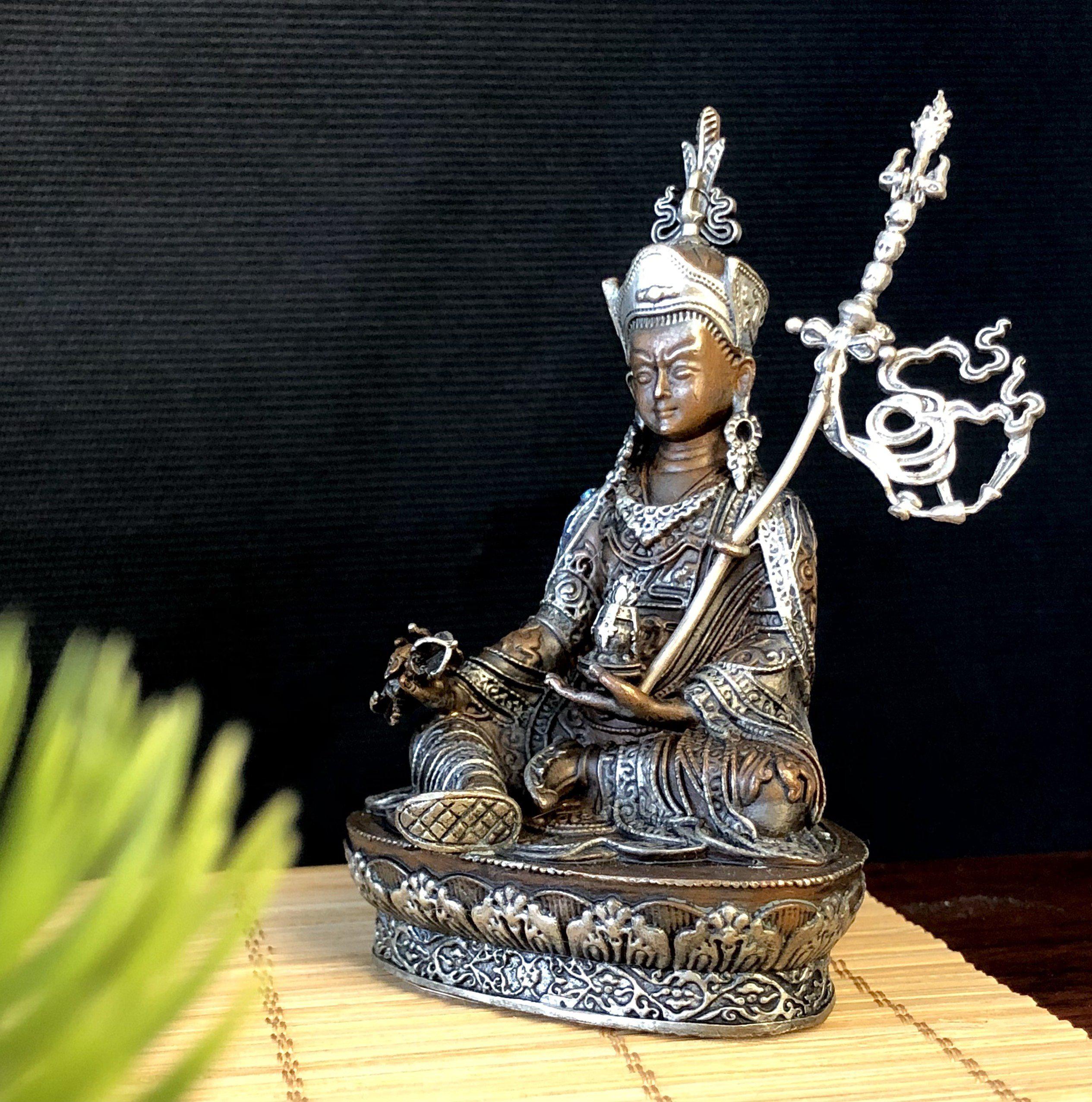TÔN TƯỢNG LIÊN HOA SANH-ĐỒNG MẠ BẠC 9CM