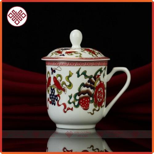 Ly sứ vẽ bát cát tường