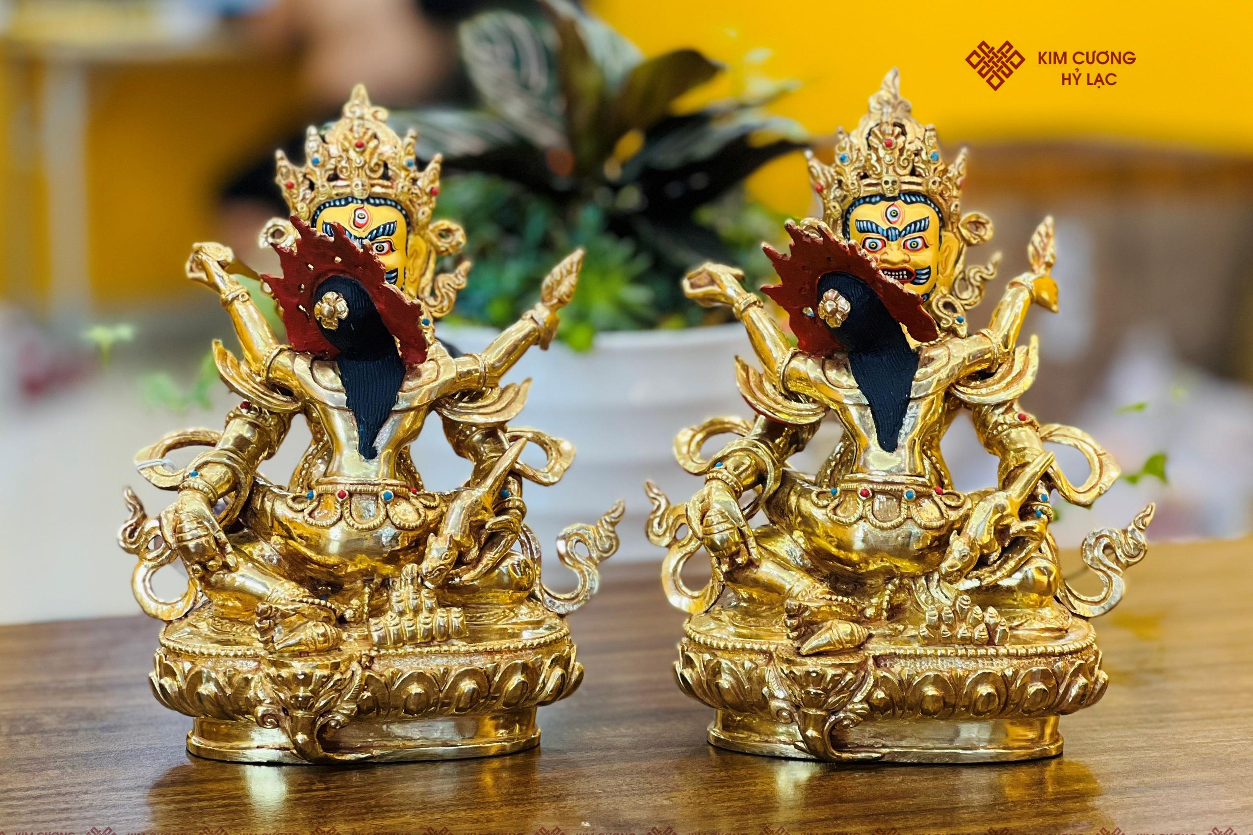 TÔN TƯỢNG LỤC THẦN TÀI NEPAL ĐỒNG MẠ VÀNG 21CM