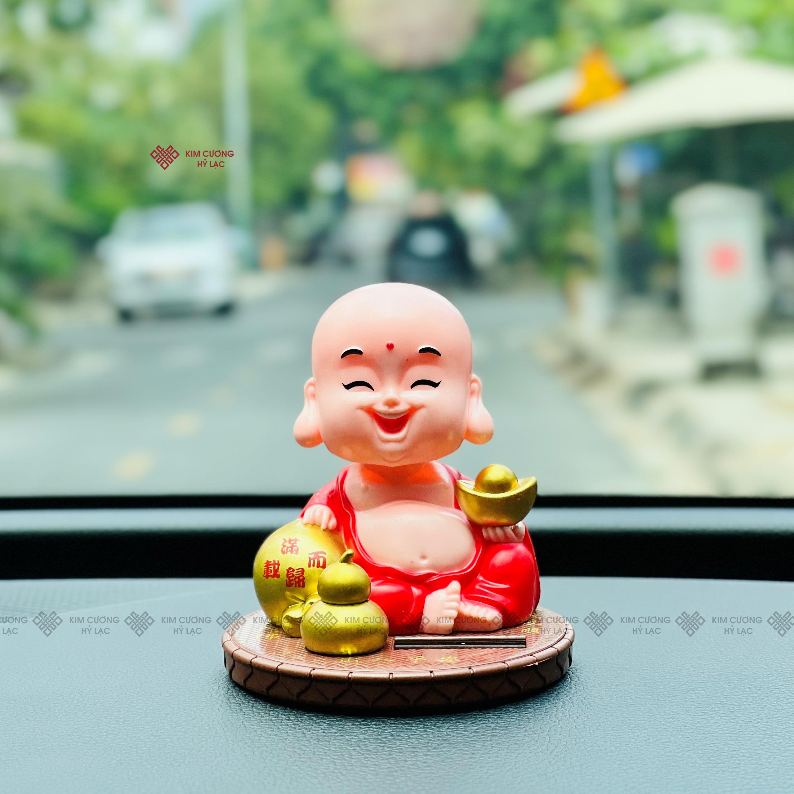 TÔN TƯỢNG DI LẶC ÔM THỎI VÀNG GẬT GÙ 8CM