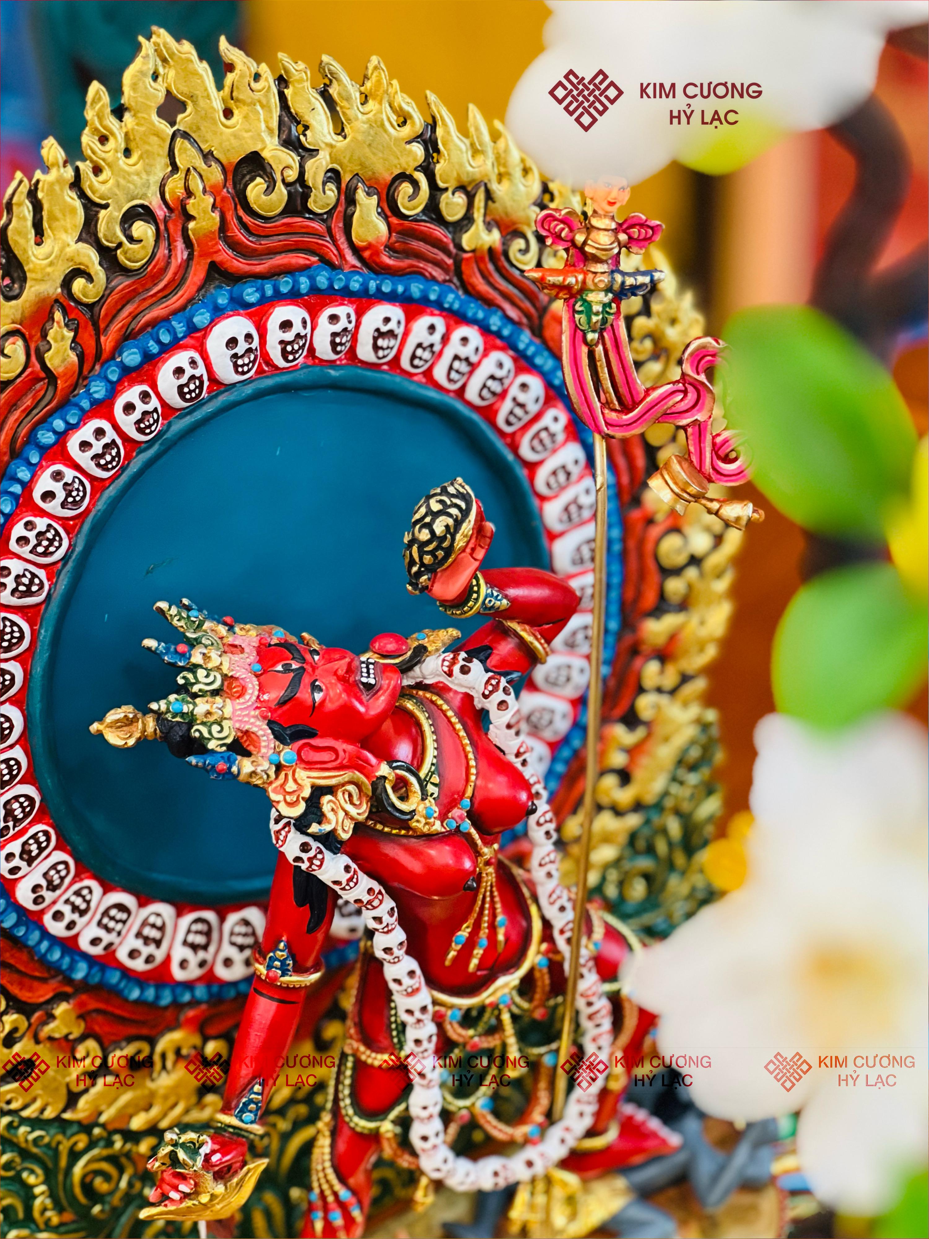TÔN TƯỢNG DU GIÀ THÁNH NỮ DAKINI NEPAL ĐỒNG VẼ MÀU HÀO QUANG 43CM